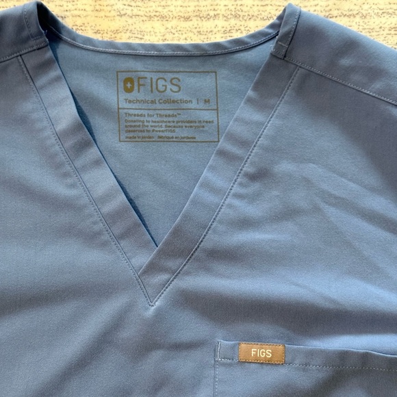 Figs Women's Caterina one pocket top in Ceil blue - Picture 3 of 3